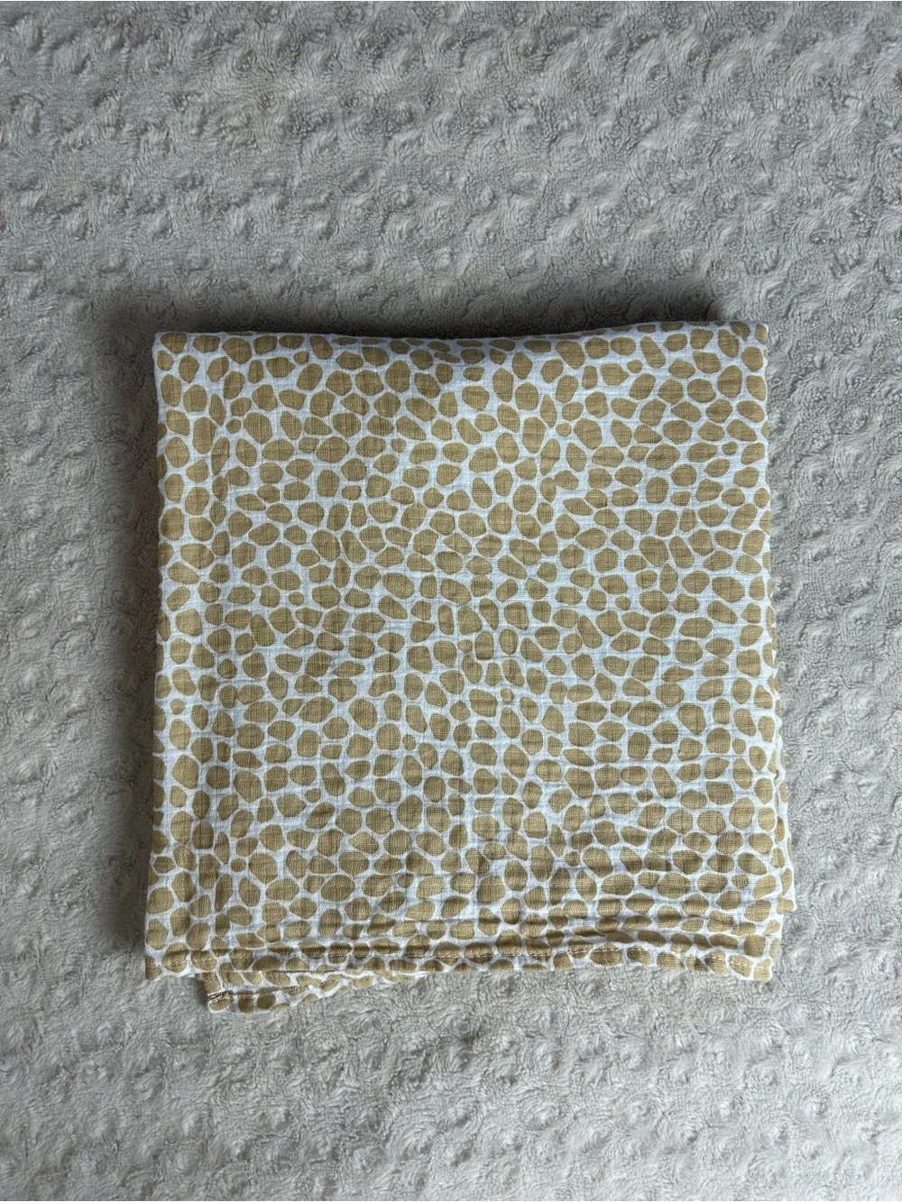 Ever & Ever Giraffe Animal Print Baby Swaddle Blanket Tan White Spots Muslin